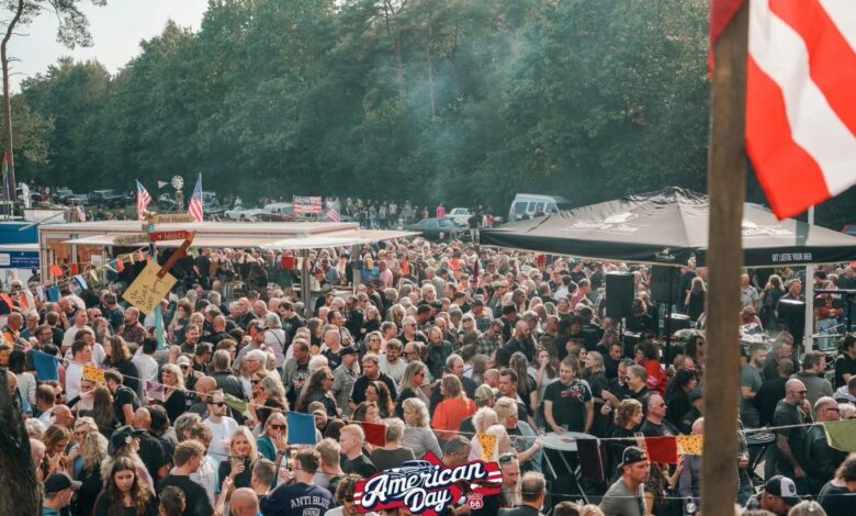 Amerikaanse Dag in Ommen brengt honderden Amerikaanse auto’s en motoren samen