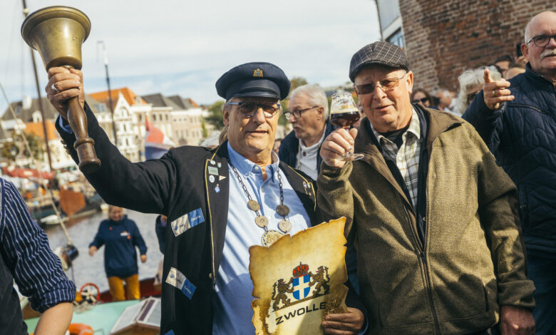 Glazen bokbier tijdens BOKtober 2026 in de Zwolse binnenstad