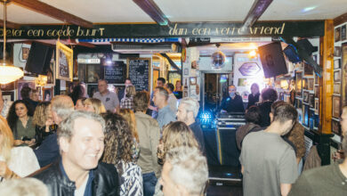 Nederlandstalige livemuziek tijdens Café Smart in de Zwolse binnenstad
