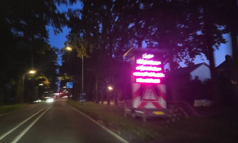 Waarschuwingsbord voor wegwerkzaamheden aan de Leo Majorlaan in Zwolle